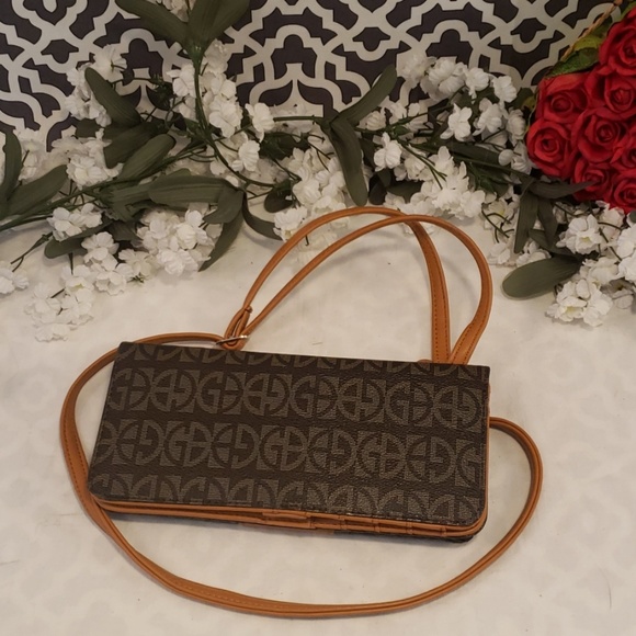 Giani bernini wristlet/wallet - Picture 2 of 4